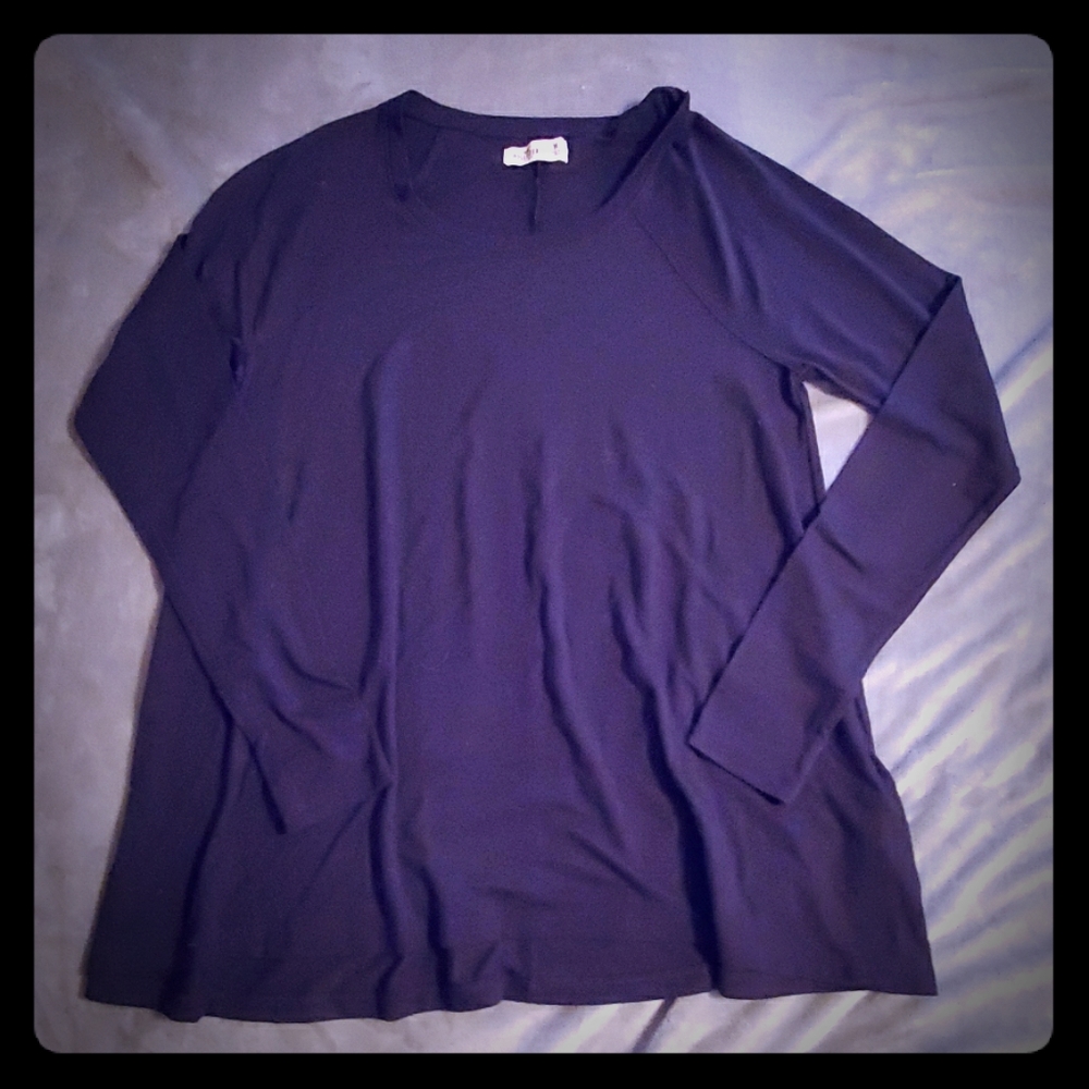 Hollister black long-sleeve tee